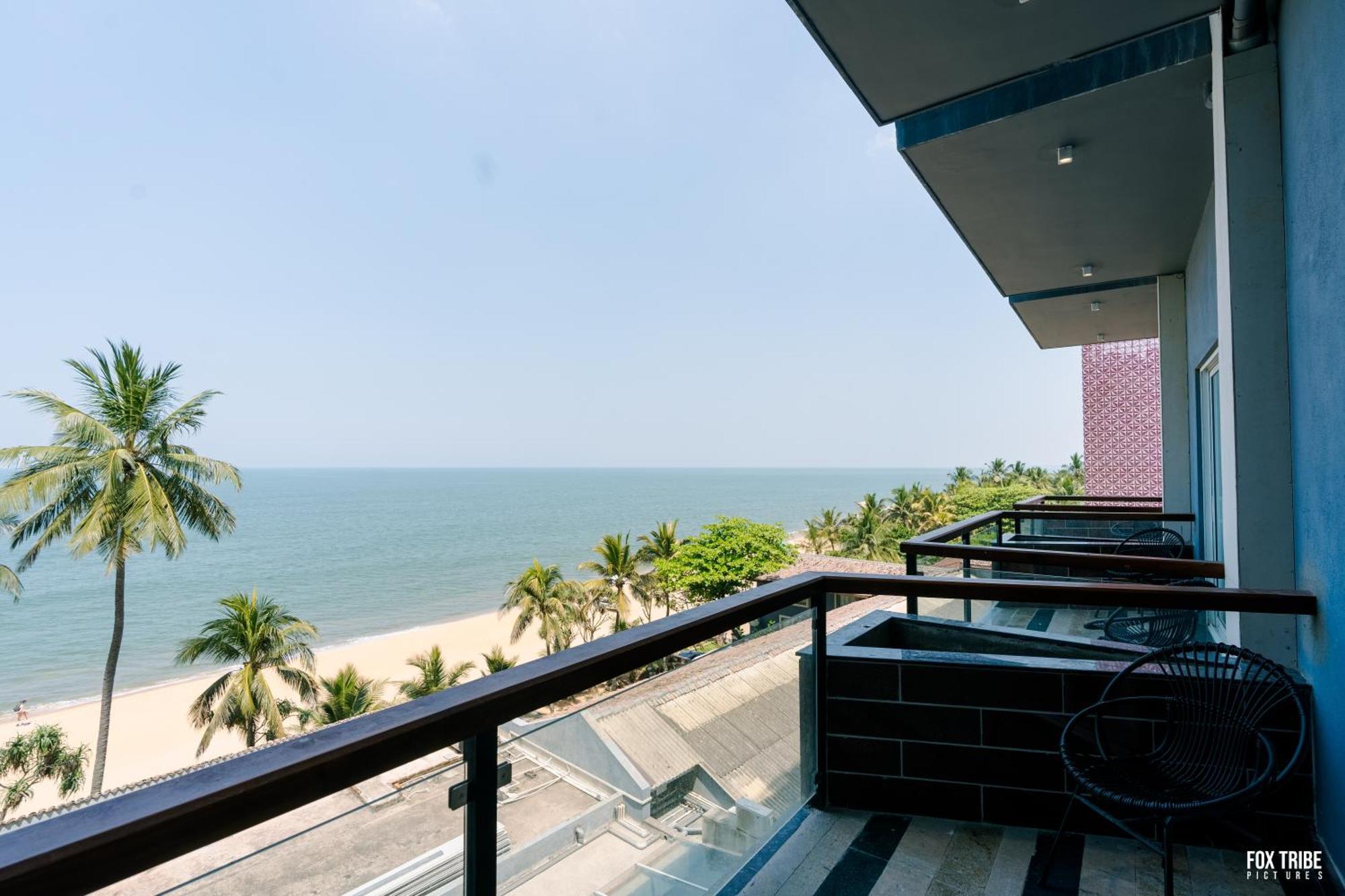 Hotel Earl'S Regent Negombo Esterno foto